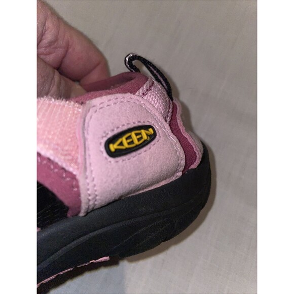 Keen Water Sandals Women’s Size 5 Medium Pink Fabric Cinch Strap Waterproof - Picture 3 of 12